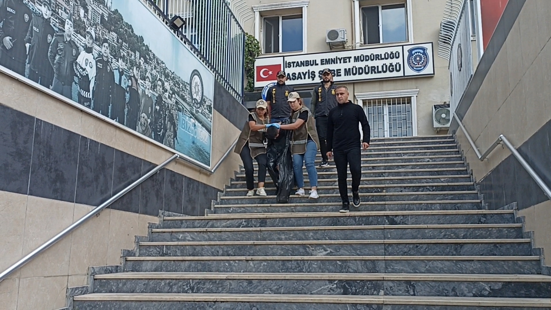 Ümraniye’de polisi şehit eden saldırgan adliyeye sevk edildi