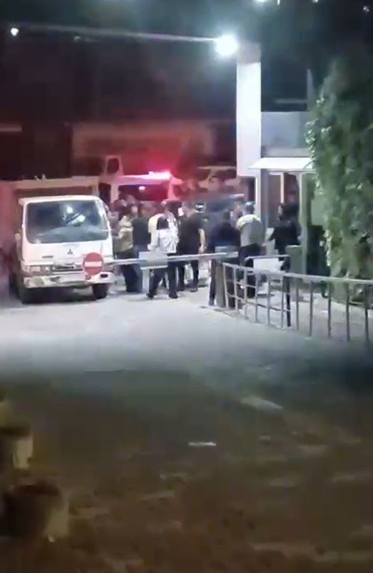 Kaynanasını hastaneye götürmek için gelen damat siteye alınmayınca ortalık karıştı