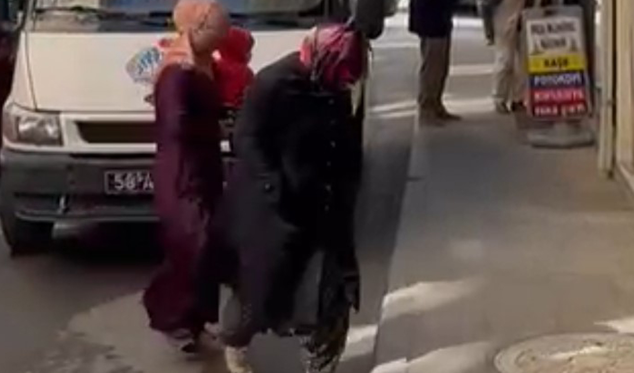 Dilenciden “pes“ dedirten taktik! Paraları lahmacunun içine sakladı