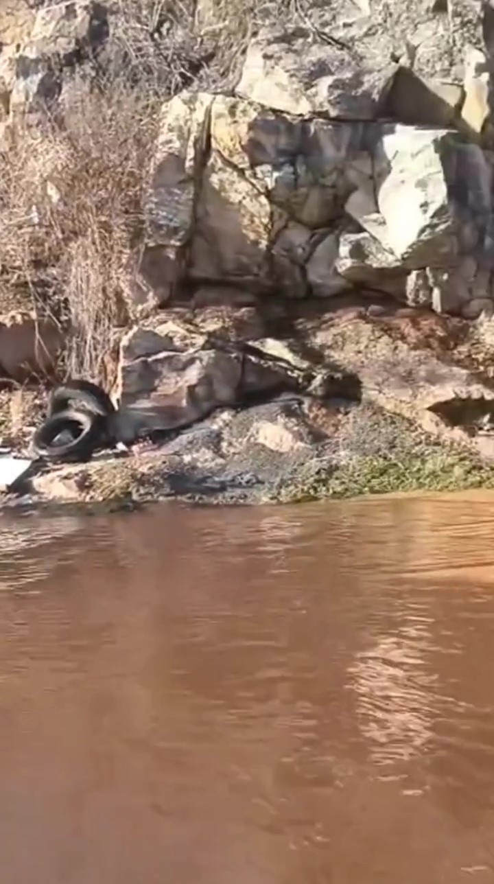 Konya’da kaynak patladı! Yol ulaşıma kapandı 
