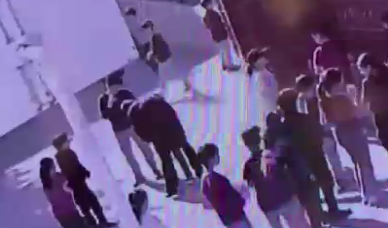 Öğretmenden hayat kurtaran müdahale! O anlar kamerada