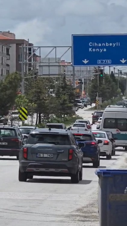 Konya - Ankara yolunda bayram öncesi trafik yoğunluğu