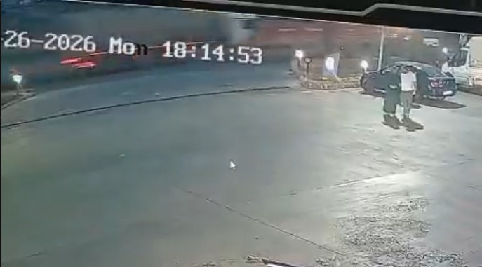 Konya’da pancar yüklü traktöre tır çarptı! Şeker pancarları yola saçıldı