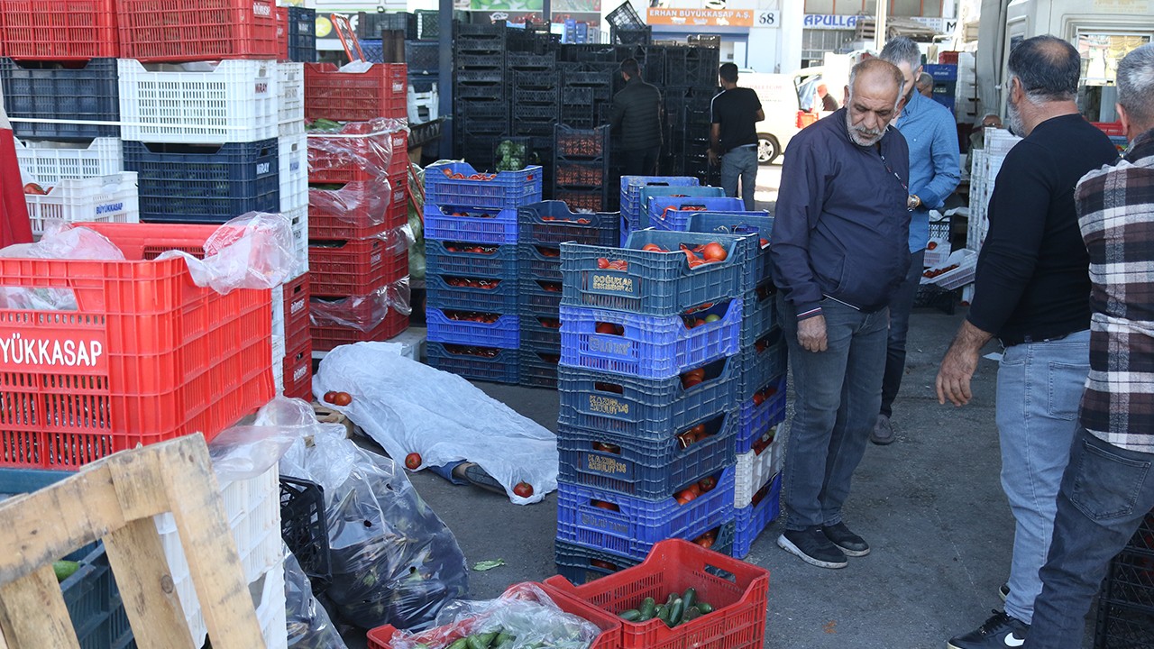 Halde hayatını kaybetti, etrafı domates kasalarıyla kapatıldı