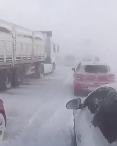 Konya-Ankara yolu kar ve tipiye teslim oldu! İşte son durum