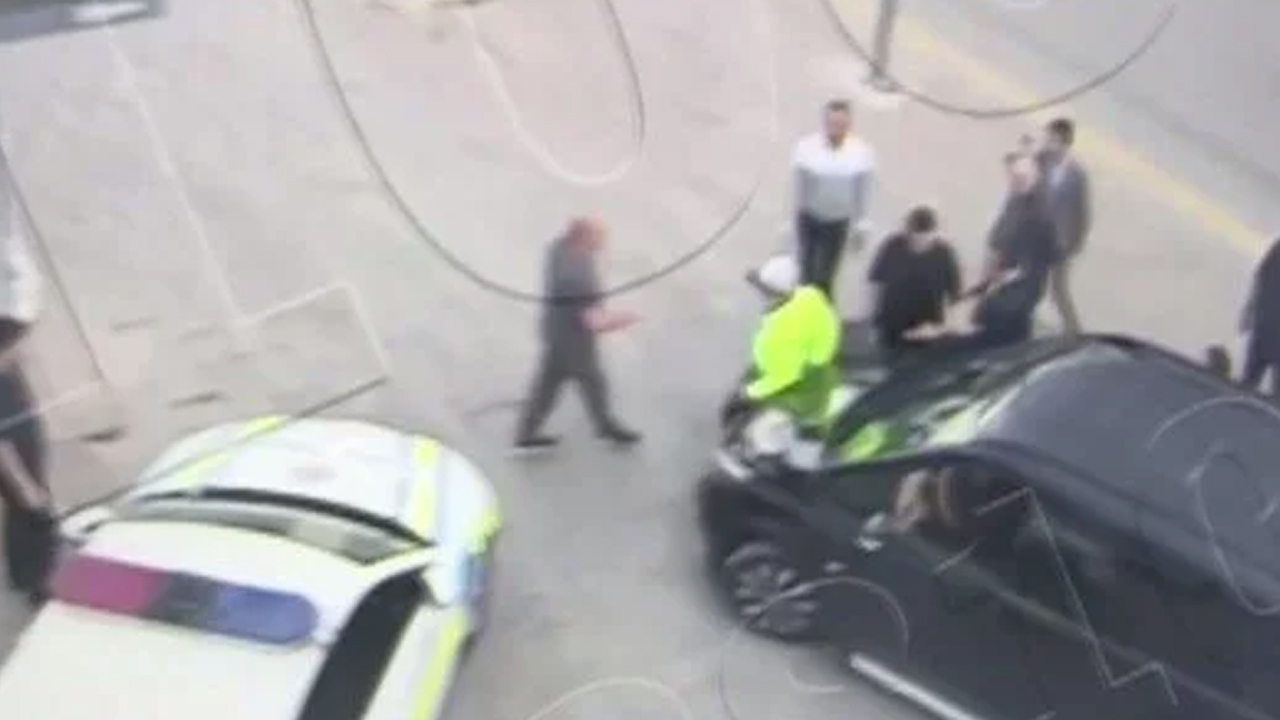 CHP’li milletvekili Adnan Beker’in şoförü aracı polisin üzerine sürdü