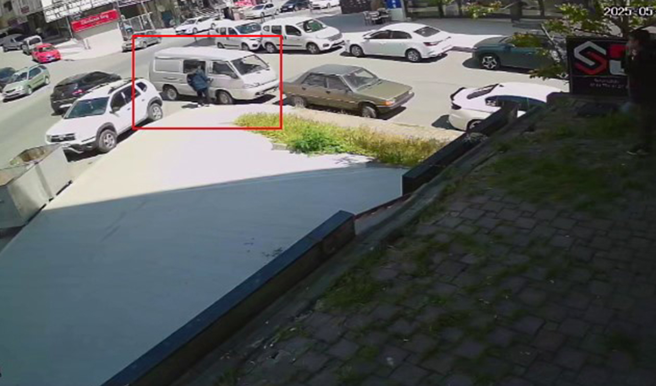 Aracını çalmaya çalışan hırsızı suçüstü yakaladı: O anlar kamerada