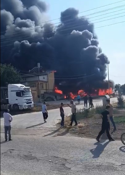 Konya’da korkutan yangın! Evlerin arasına sıçradı 