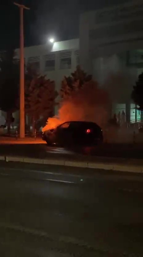 Konya’da üniversite önünde yangın paniği! Kullanılamaz hale geldi