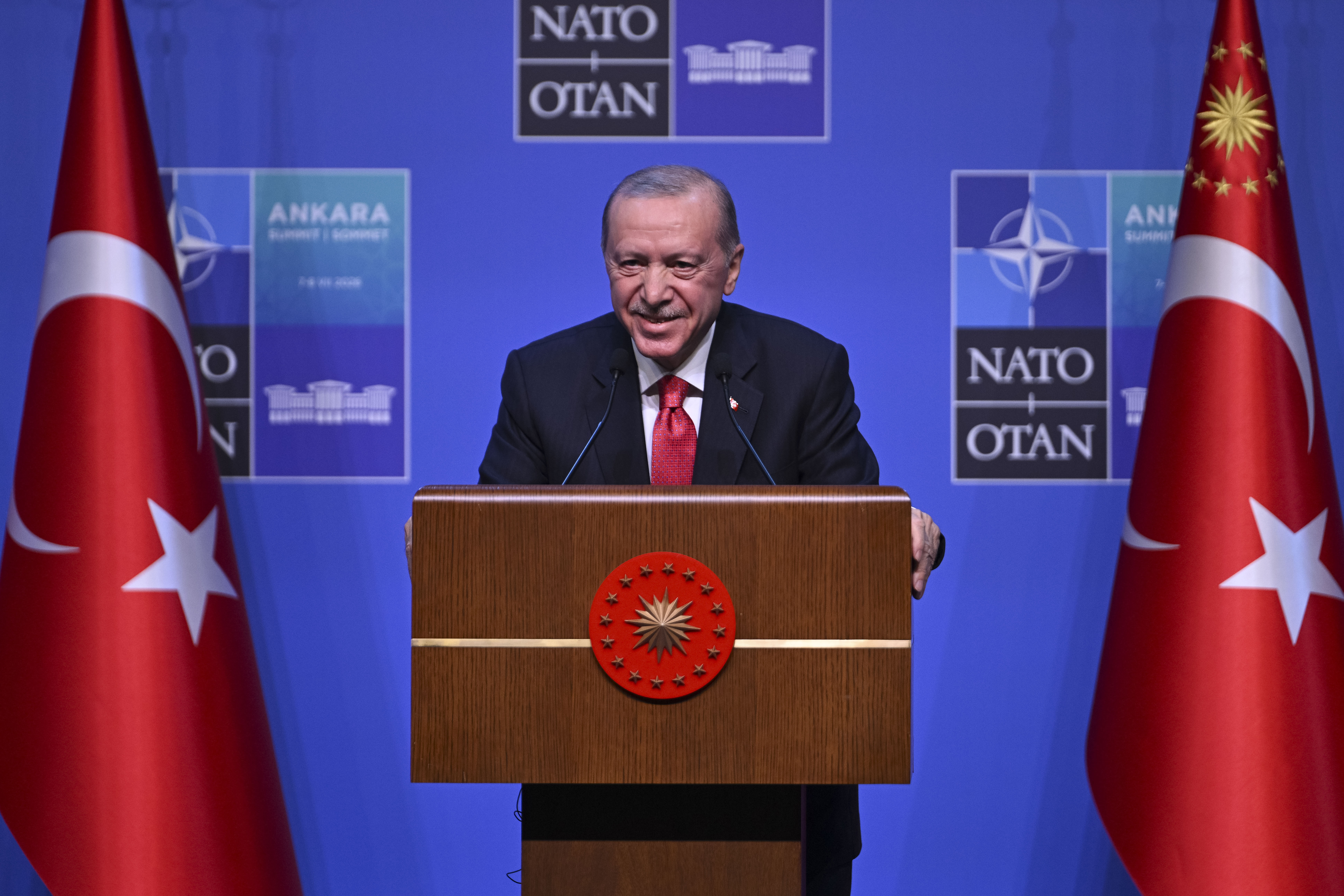 Cumhurbaşkanı Erdoğan’dan Yunan gazeteciye: “Gözlerinden tanırız“
