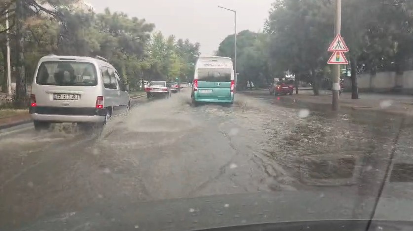 Konya’da gök gürültülü sağanak etkili oldu  3