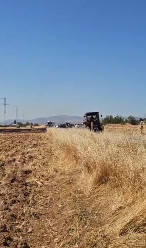 Konya’da anız yangını! Alevler evlere ulaşmadan söndürüldü