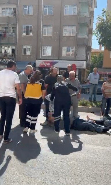 Konya’da motosikletler çarpıştı, sürücüler yola savruldu