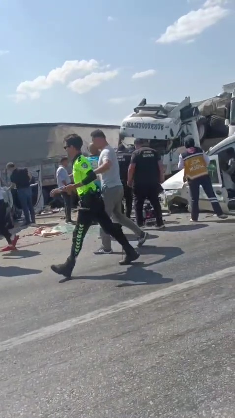 Konya’da zincirleme kaza! Çok sayıda araç birbirine girdi
