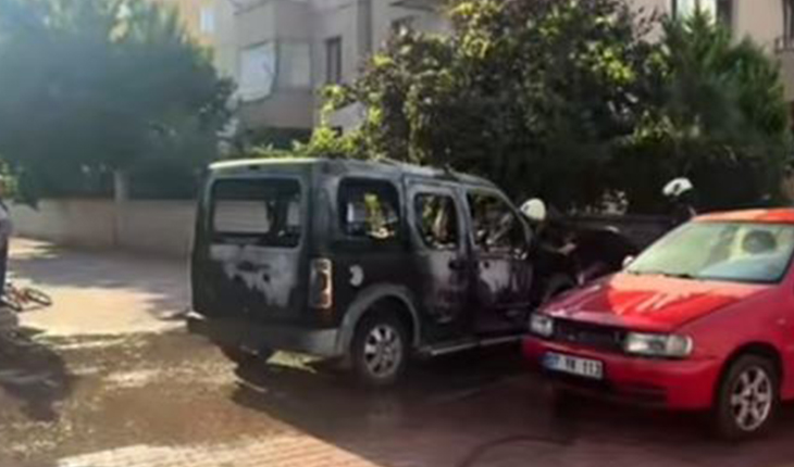 Konya’da park halindeki otomobil alevlere teslim oldu!