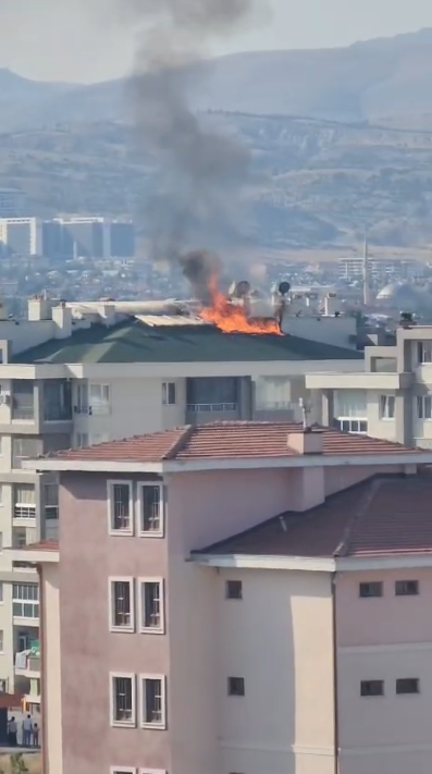 Konya’da çatı katı alevlere teslim oldu! O anlar kamerada
