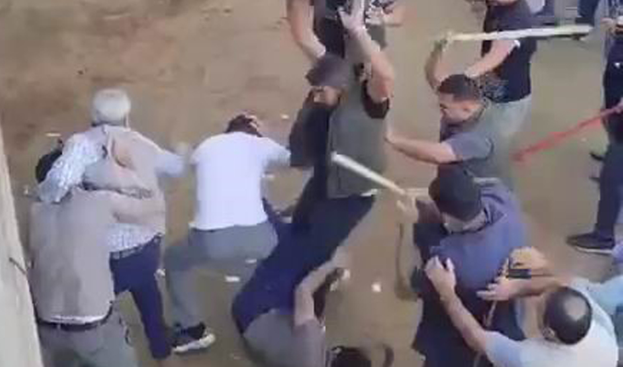 Alacak verecek kavgasında ortalık savaş alanına döndü! 