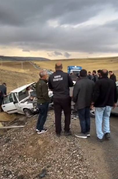 Konya’da iki otomobil kafa kafaya çarpıştı: 6 yaralı