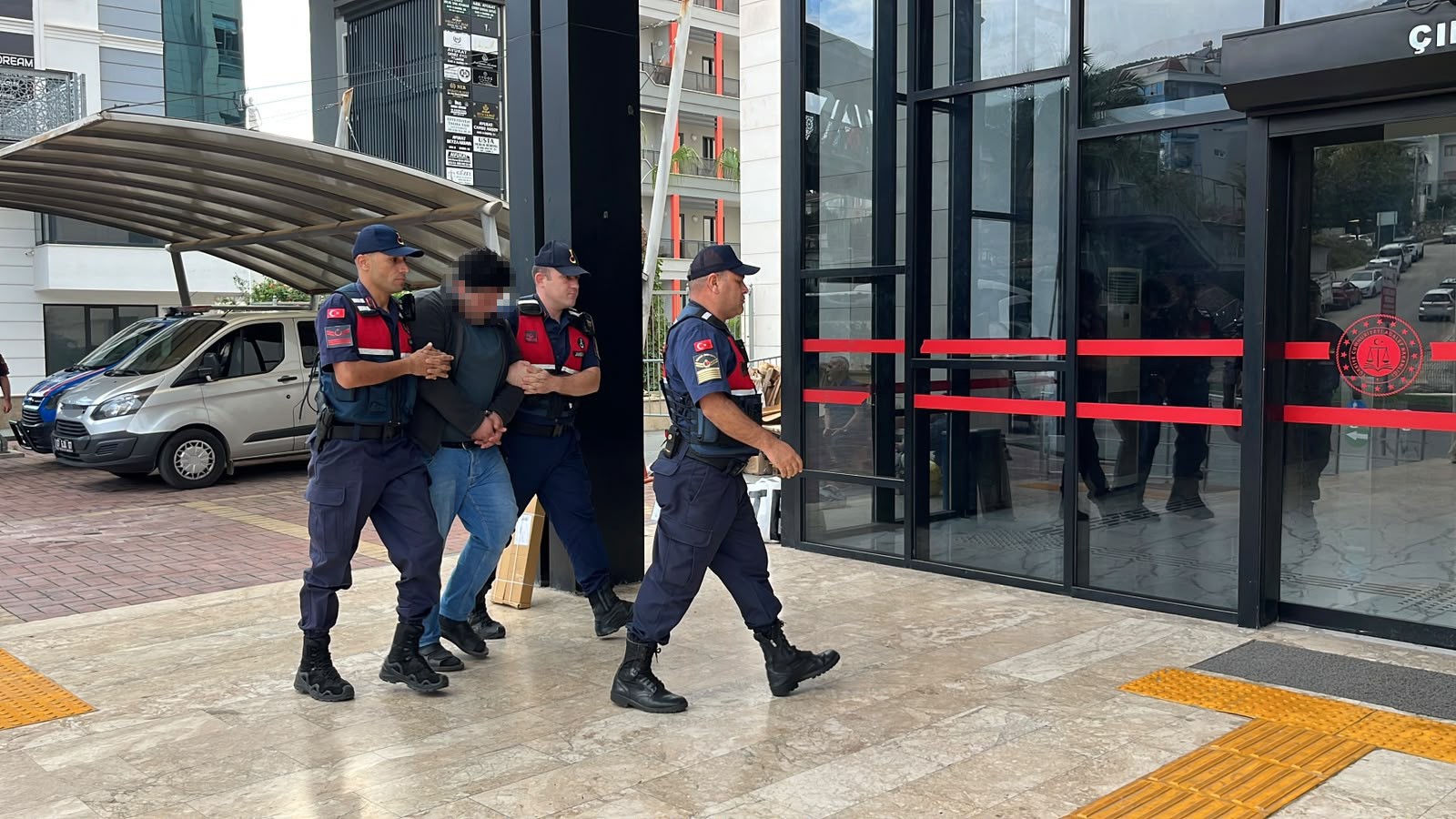 Sosyal medyada paylaşılan kuş görüntüleri tepki çekti! Tutuklandı