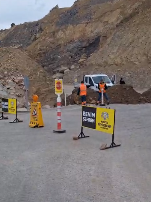 Konya’da heyelan ulaşımı vurdu: O 3 gündür yol kapalı